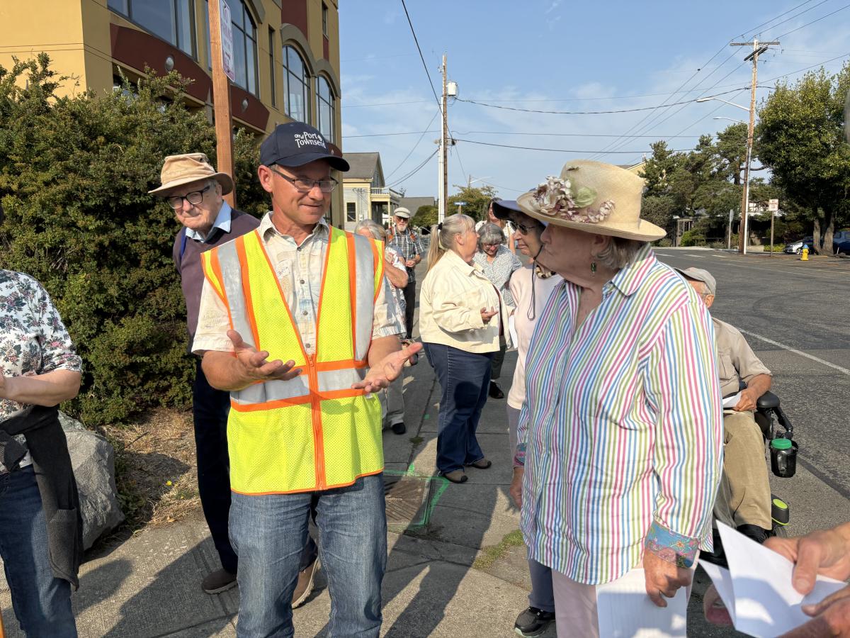 Steve King speaking with residents about Lawrence Street